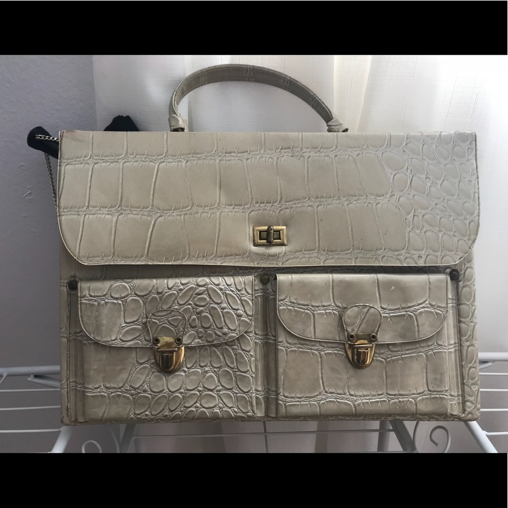 Celebrity Inc 60’s Vintage Cream Handbag